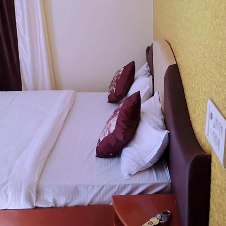 Paradise Hotel For Couples Mount Abu Bagian luar foto