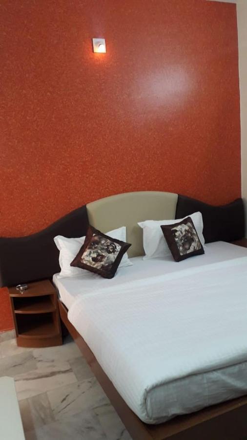 Paradise Hotel For Couples Mount Abu Bagian luar foto