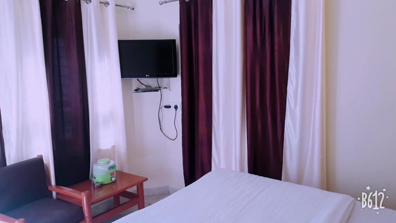 Paradise Hotel For Couples Mount Abu Bagian luar foto