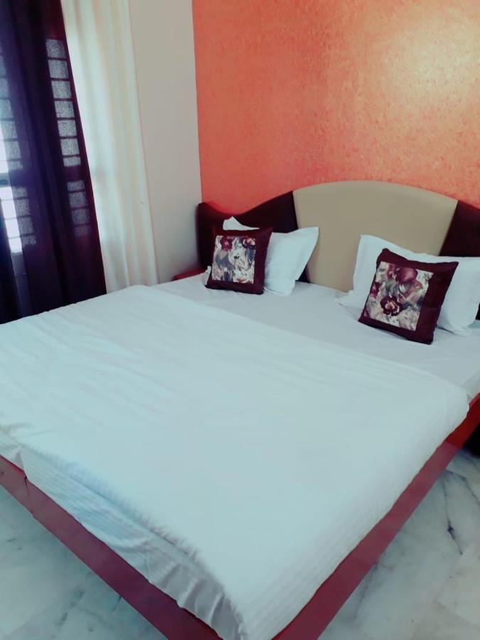 Paradise Hotel For Couples Mount Abu Bagian luar foto