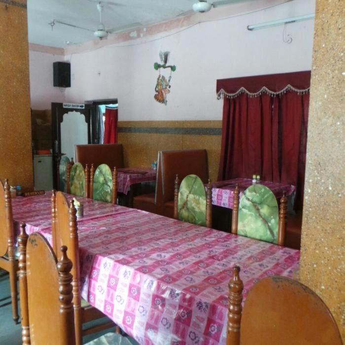 Paradise Hotel For Couples Mount Abu Bagian luar foto